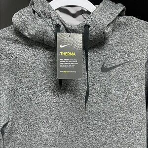 Nike Heather Gray Therma Hoodie!! NWT!!!